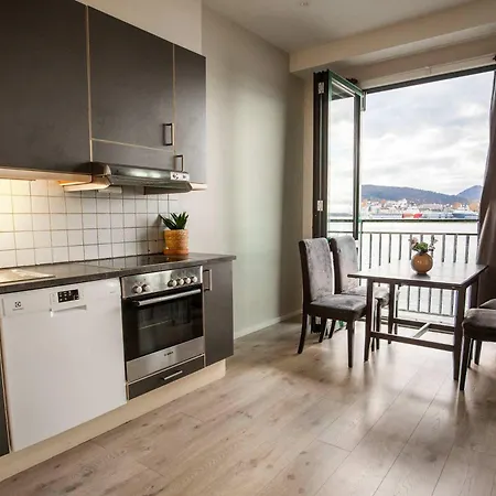 Beautiful Harbour With French Balcony Appartement Bergen