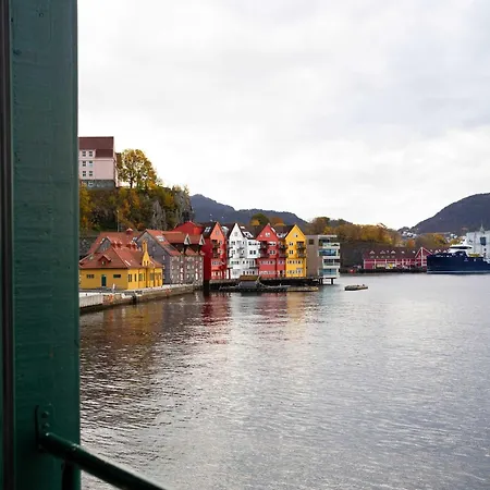 Beautiful Harbour With French Balcony * 卑爾根
