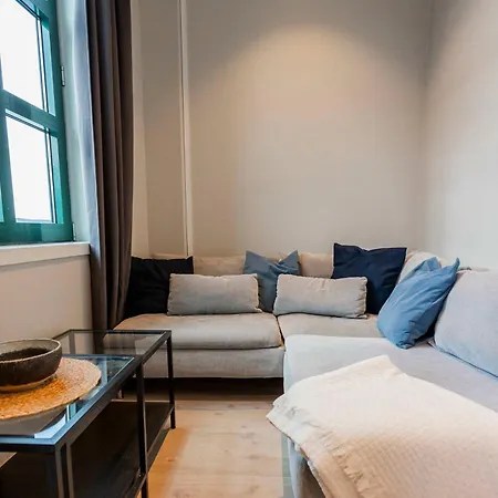 Beautiful Harbour With French Balcony Apartamento