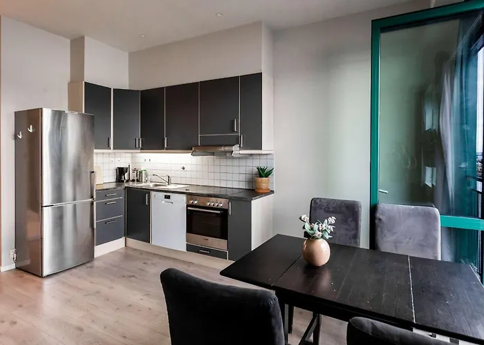 Апартаменты Beautiful Harbour With French Balcony